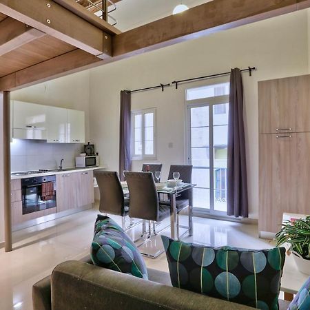Charming Valletta 1 Bedroom Apartment Off Republic Street Sleeps 4 Kültér fotó