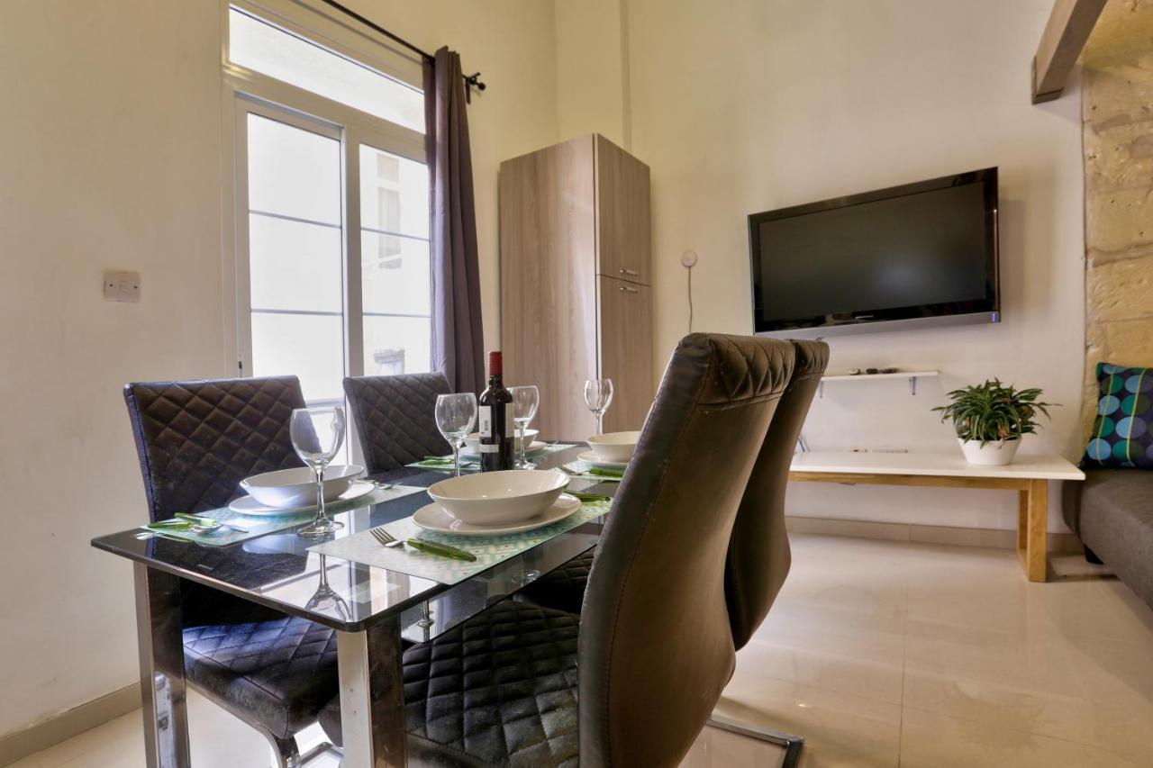 Charming Valletta 1 Bedroom Apartment Off Republic Street Sleeps 4 Kültér fotó